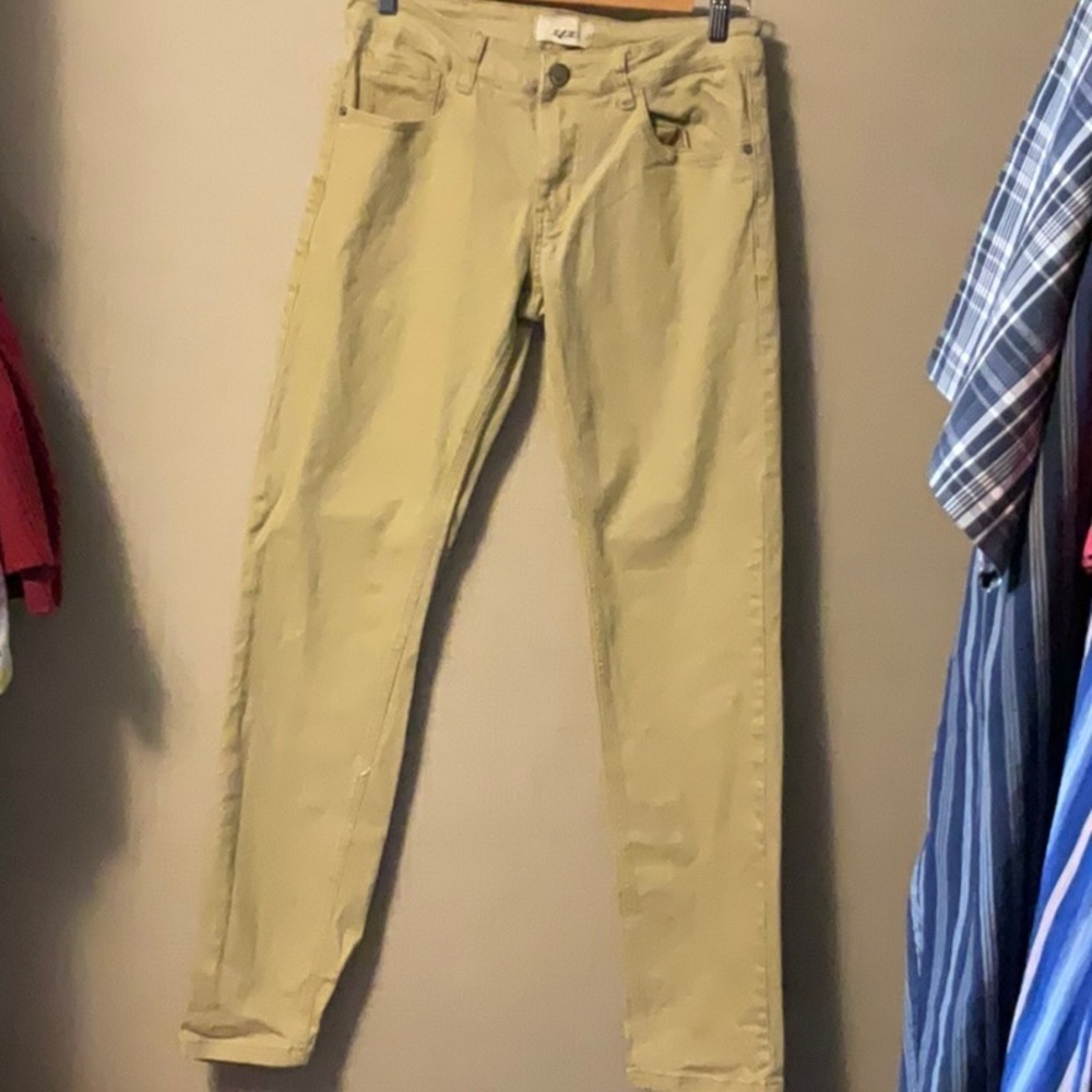 Women's Skinny Jeans in Tan